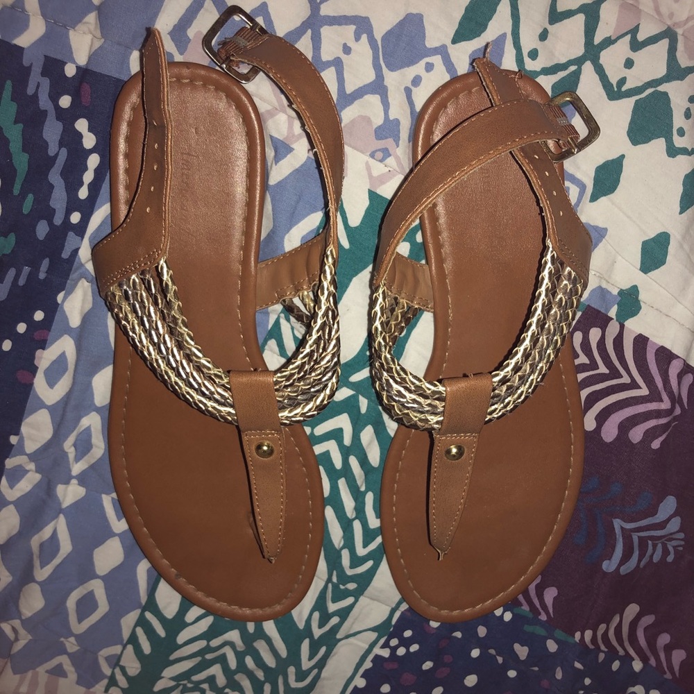 American Eagle Sandals